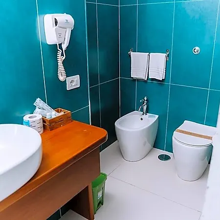 Paradiso Hotel 3*