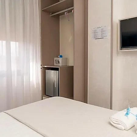 Paradiso Hotel 3*