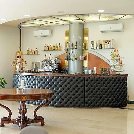 Paradiso Hotel 3*